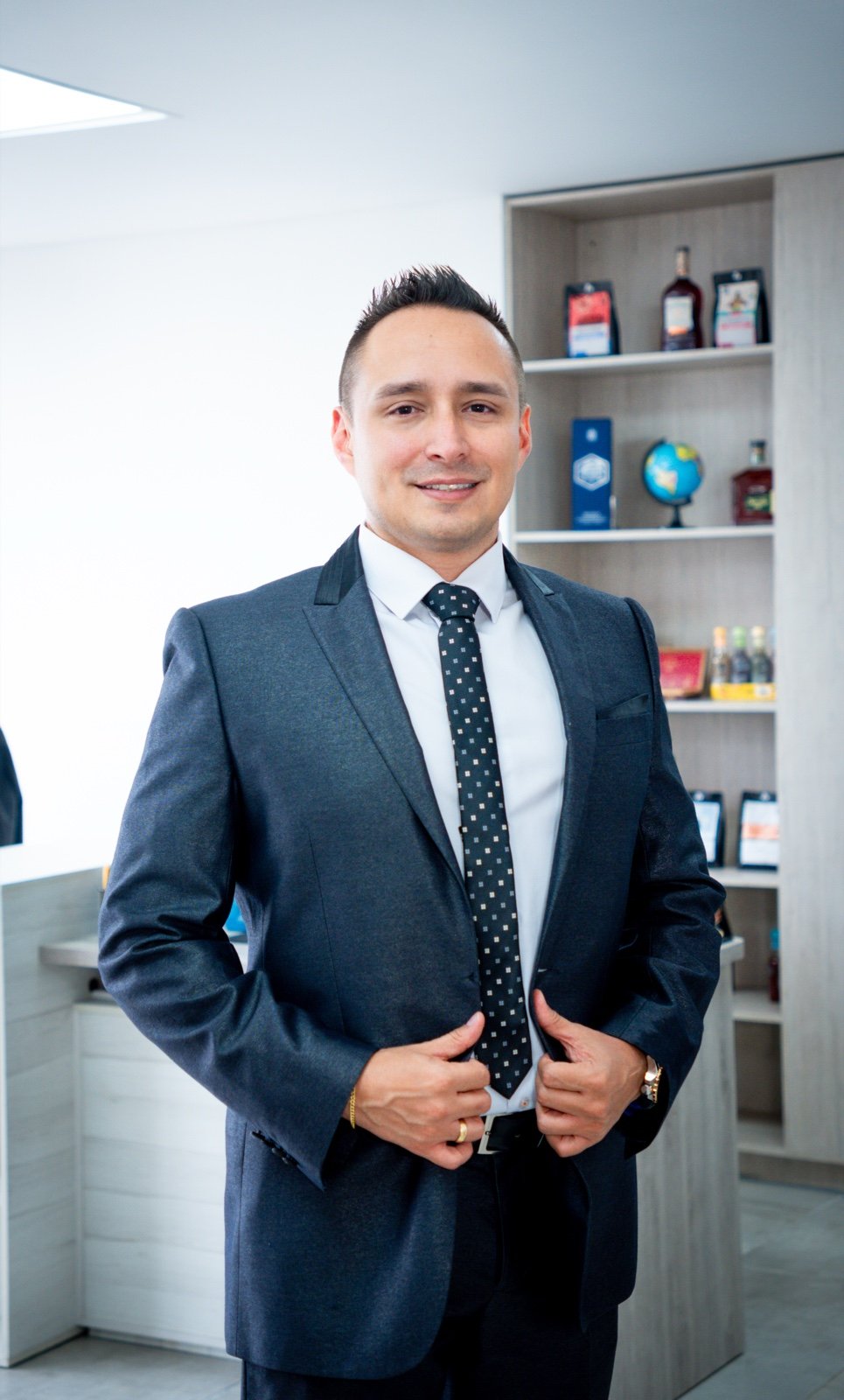 Juan Sebastián Quiceno — Consultor en Comercio Exterior y Supply Chain